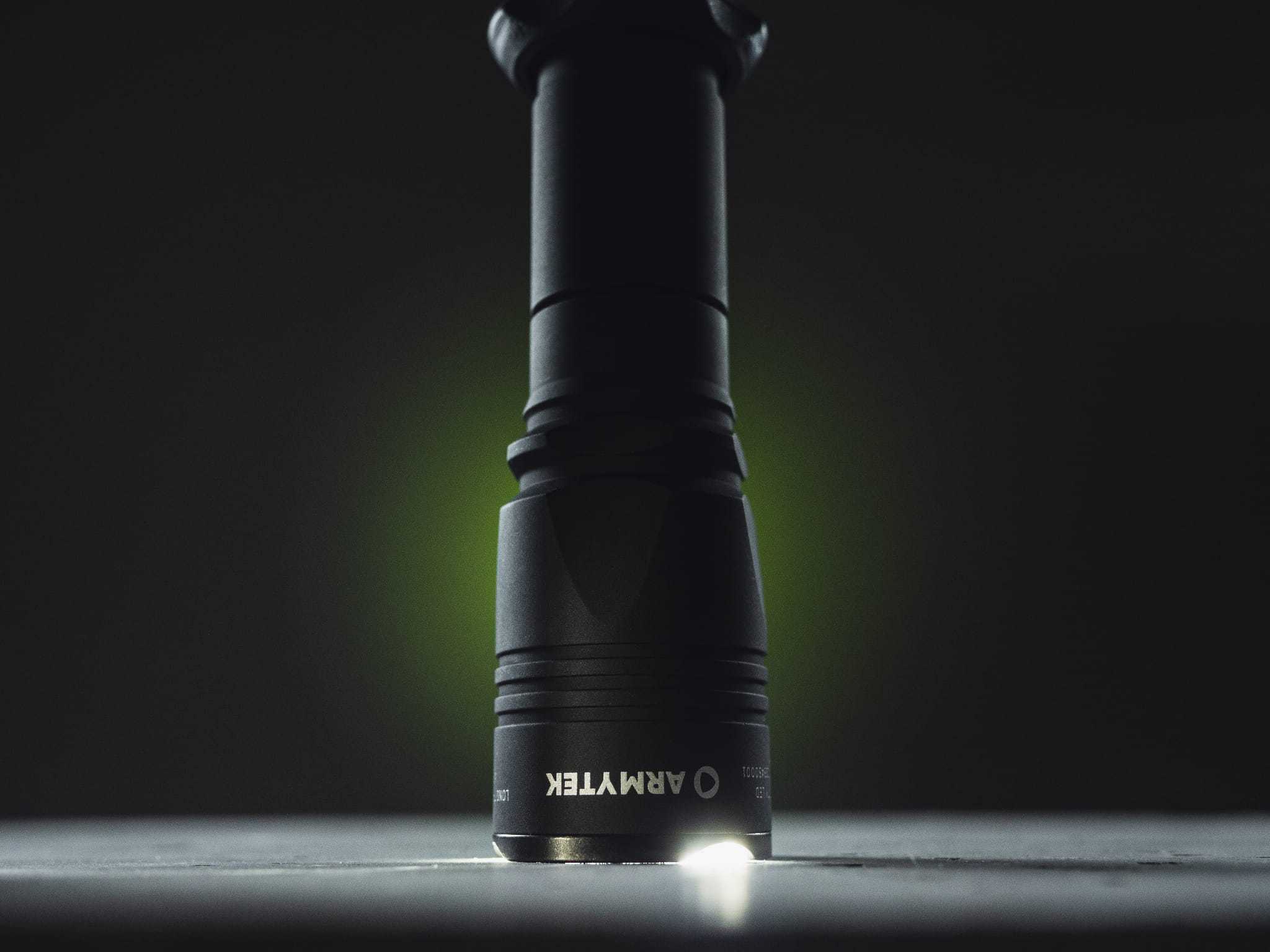 Latarka taktyczna Dobermann Pro v3.5 USB - warm
