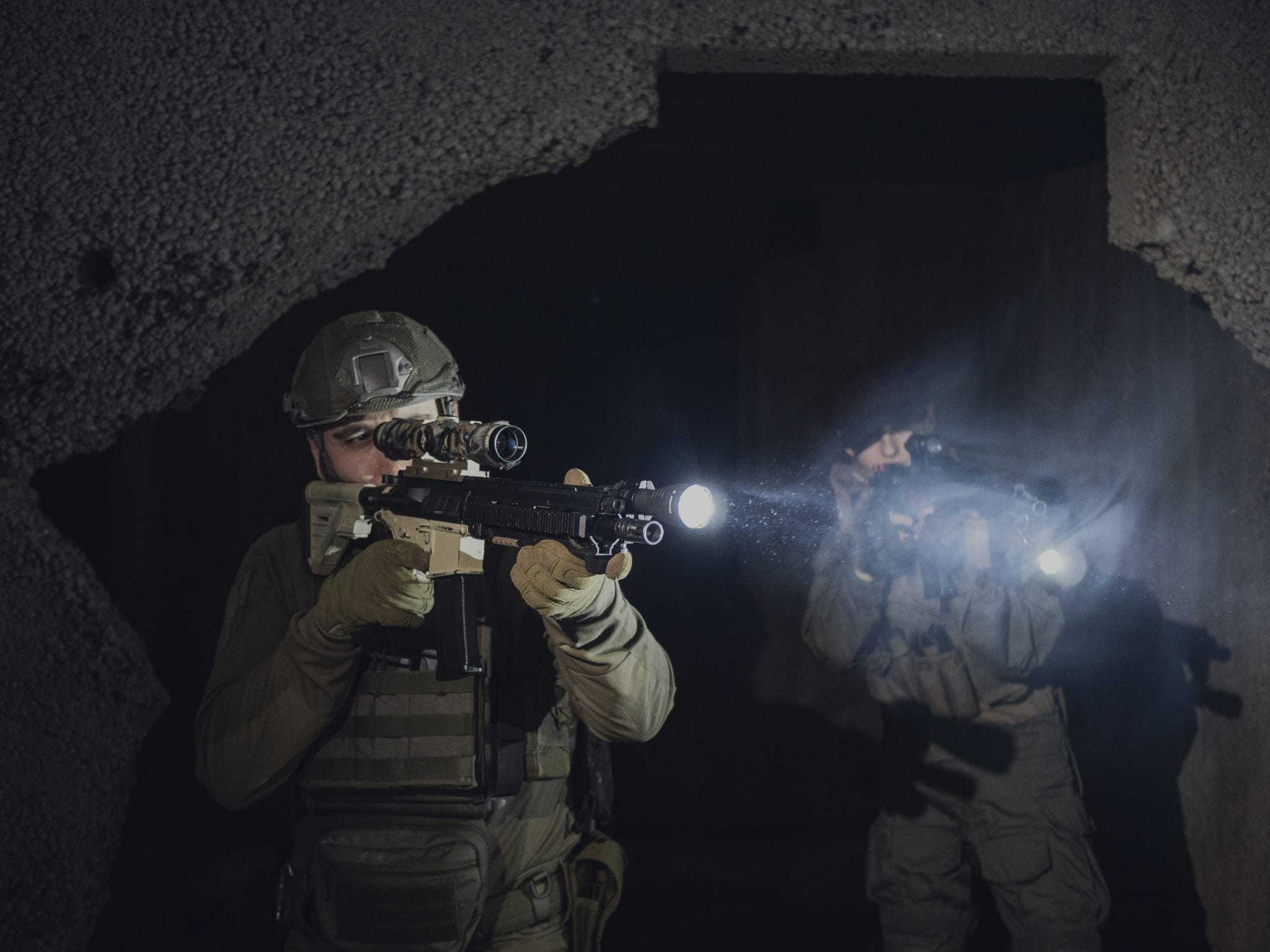 Latarka taktyczna Armytek Predator Pro v3.5 USB - Extended Set