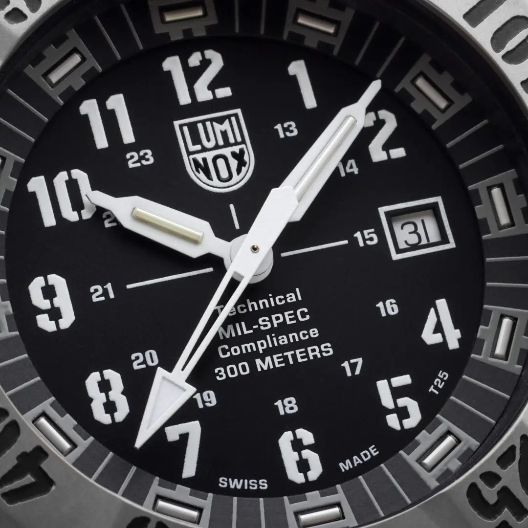 LUMINOX Zegarek Kwarcowy MIL-SPEC 3350 Series XL.3351.1.SET – czarny